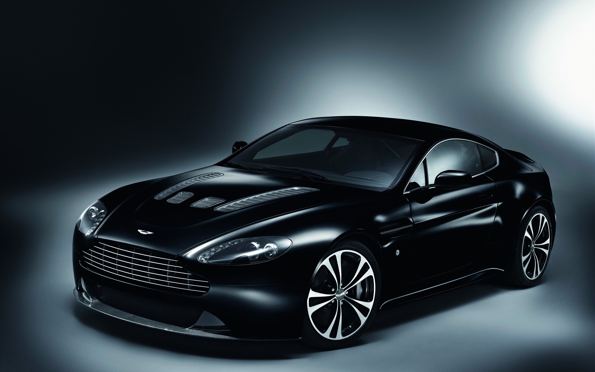 Aston Martin (˹١) ɫر(ֽ1)