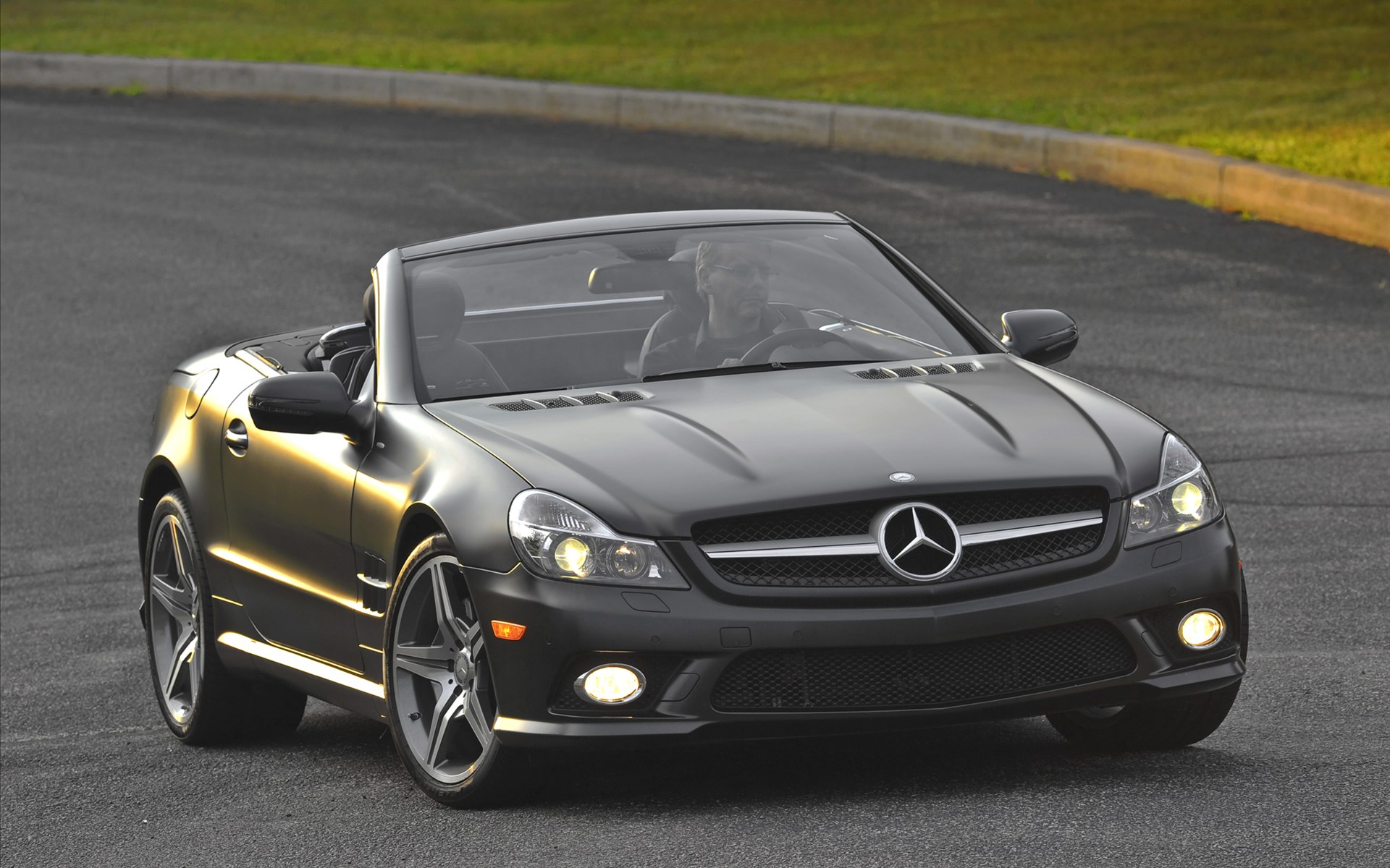 Mercedes Benz(÷˹) SL550 Night Edition 2011(ֽ10)