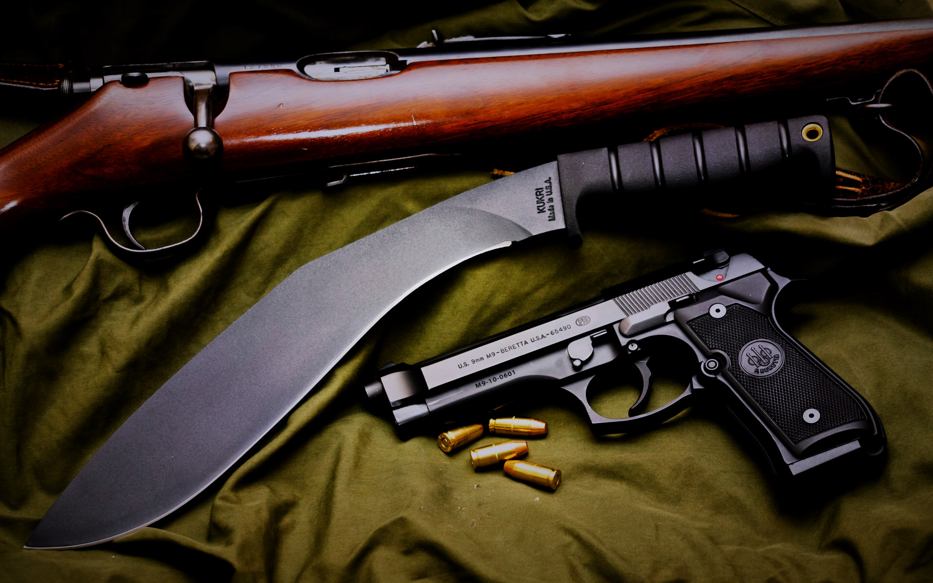 伯莱塔M9手枪宽屏壁纸(壁纸1)