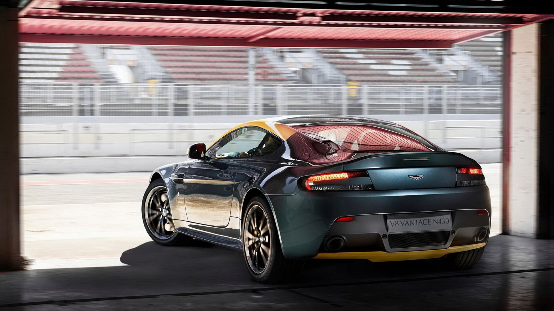 Aston Martin˹١ V8 Vantage N430 2014(ֽ14)
