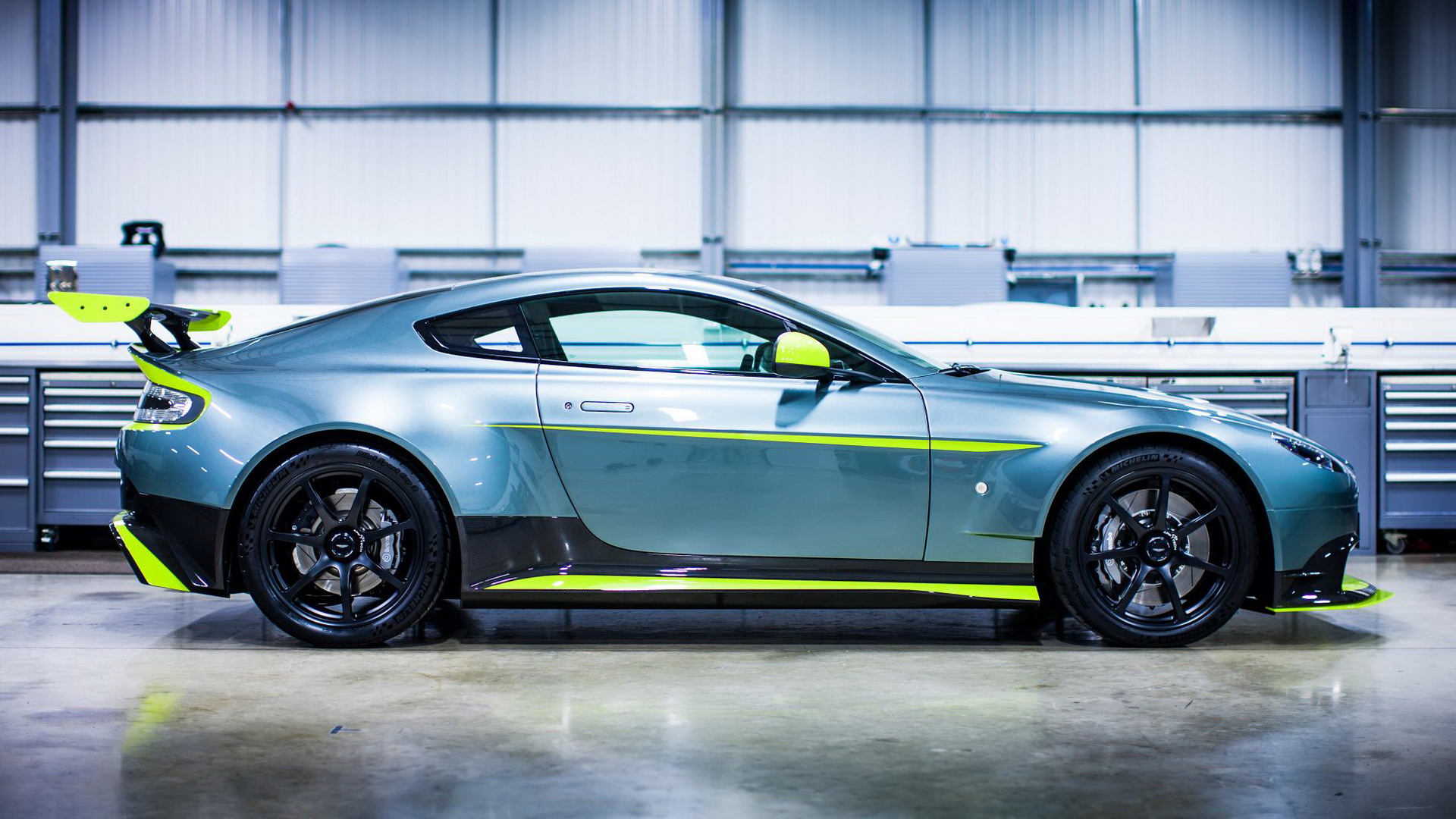 Aston Martin Vantage GT8˹١棩(ֽ3)