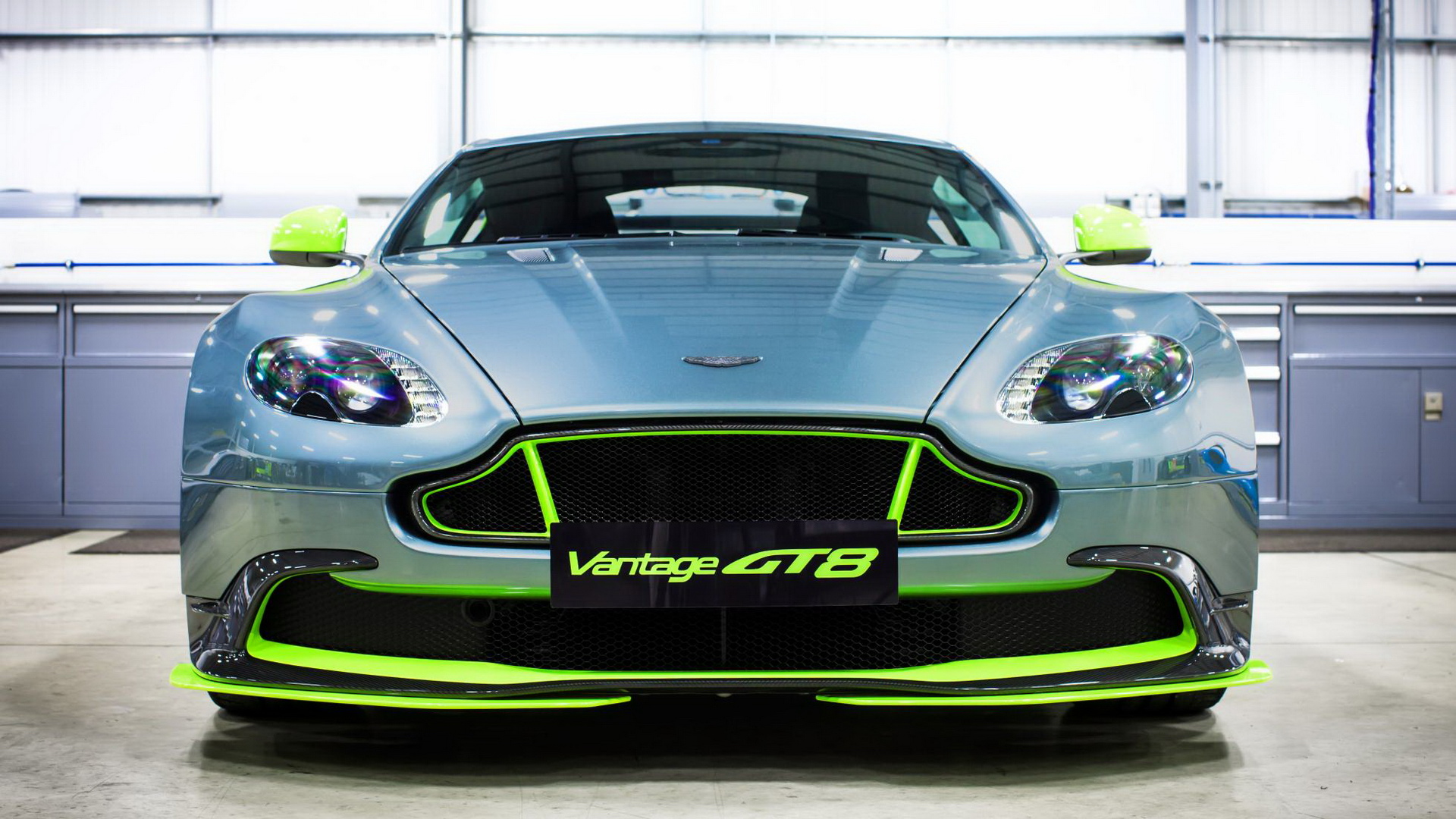 Aston Martin Vantage GT8˹١棩(ֽ4)