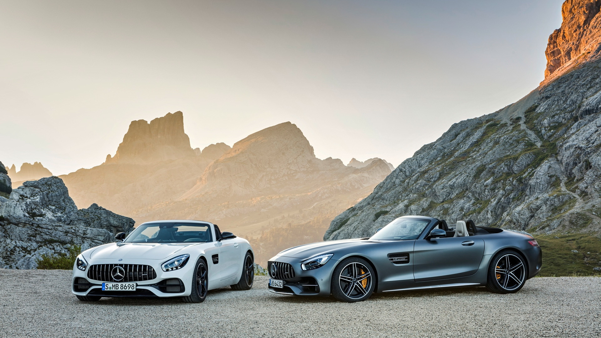 2017 Mercedes-AMG GT and GT C Roadstersܳ(ֽ2)
