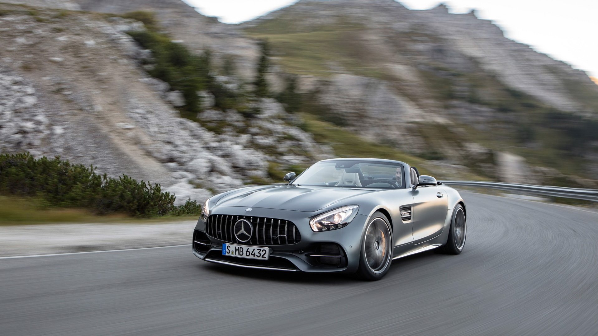 2017 Mercedes-AMG GT and GT C Roadstersܳ(ֽ6)