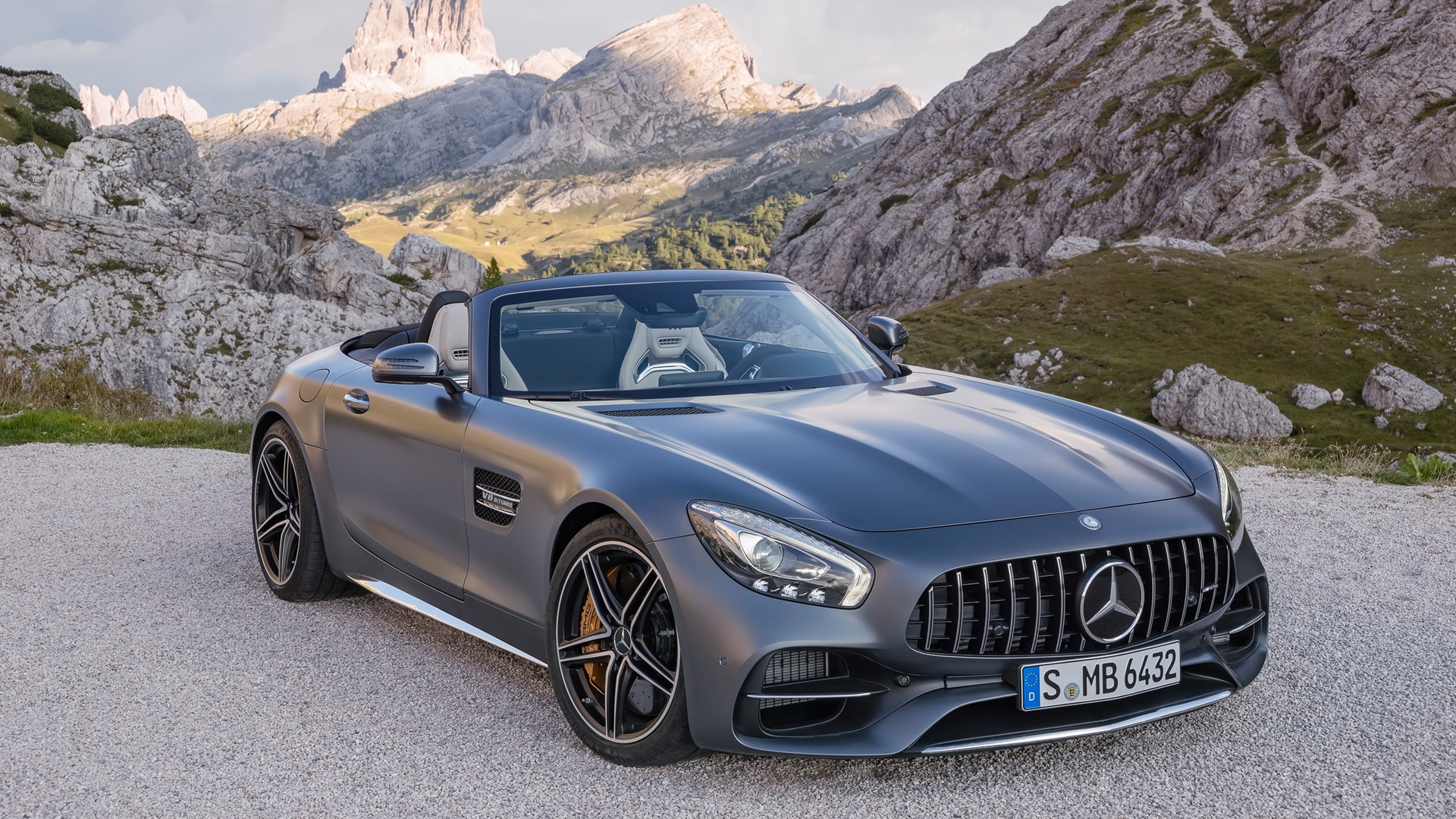 2017 Mercedes-AMG GT and GT C Roadstersܳ(ֽ8)