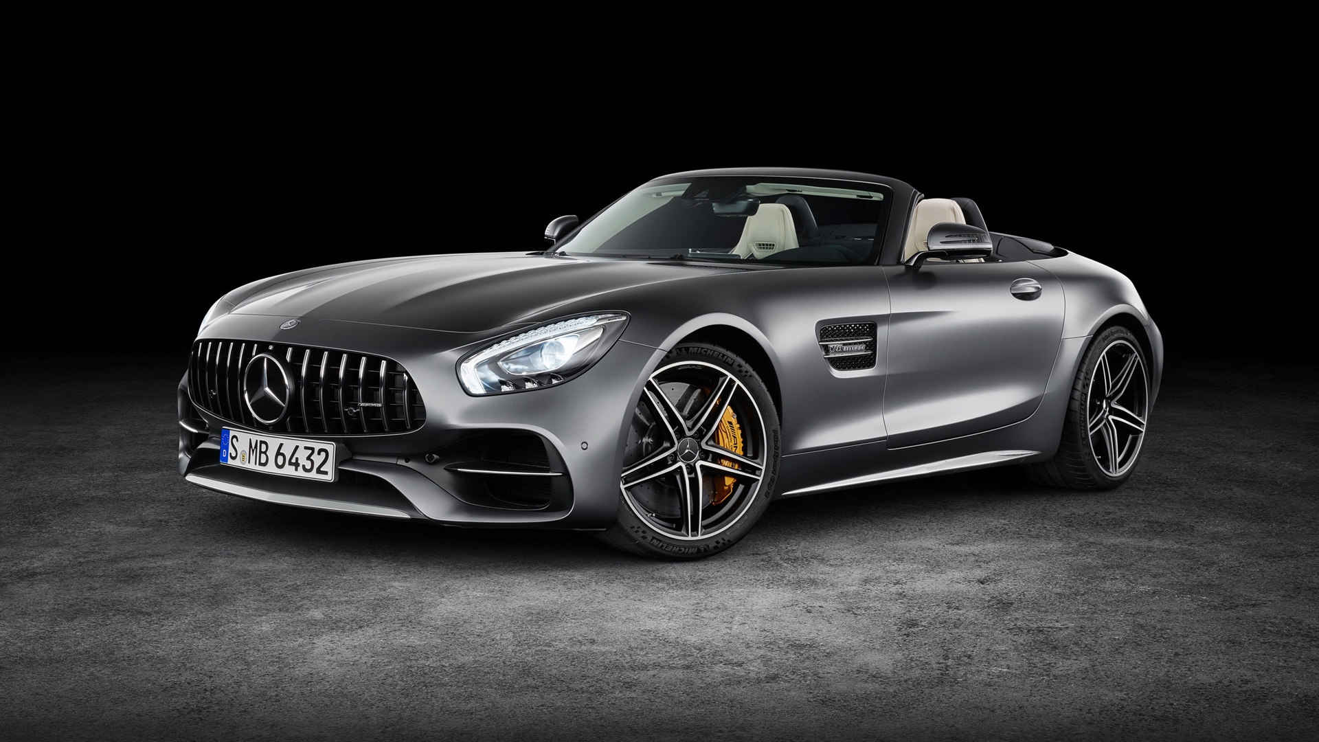 2017 Mercedes-AMG GT and GT C Roadstersܳ(ֽ9)