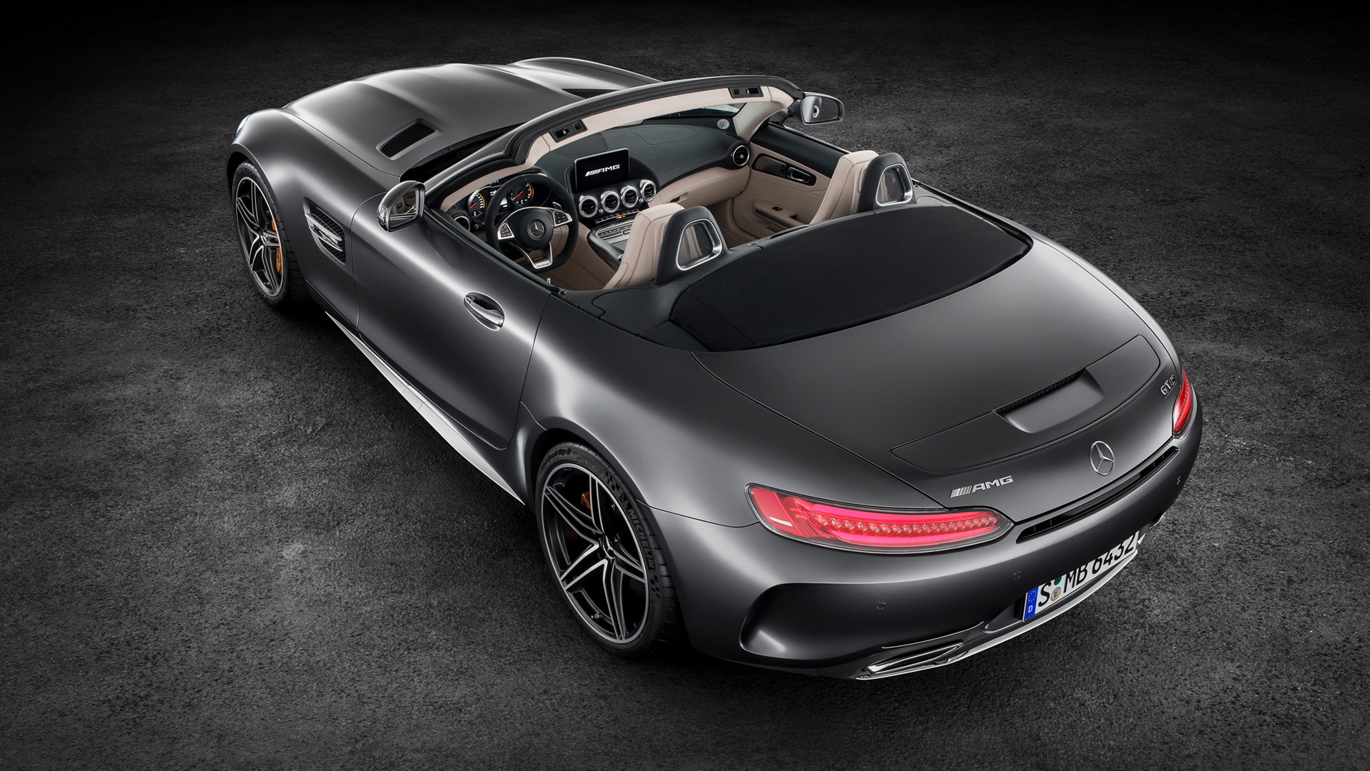 2017 Mercedes-AMG GT and GT C Roadstersܳ(ֽ20)